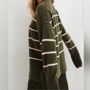 Aerie Women’s Unreal Striped Oversized Crew Neck Sweater Olive Green. Size Med